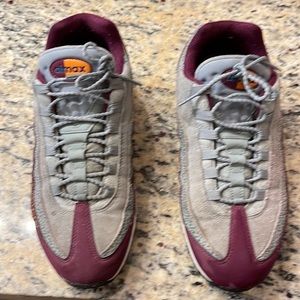 Used gray/mauve Nike air max